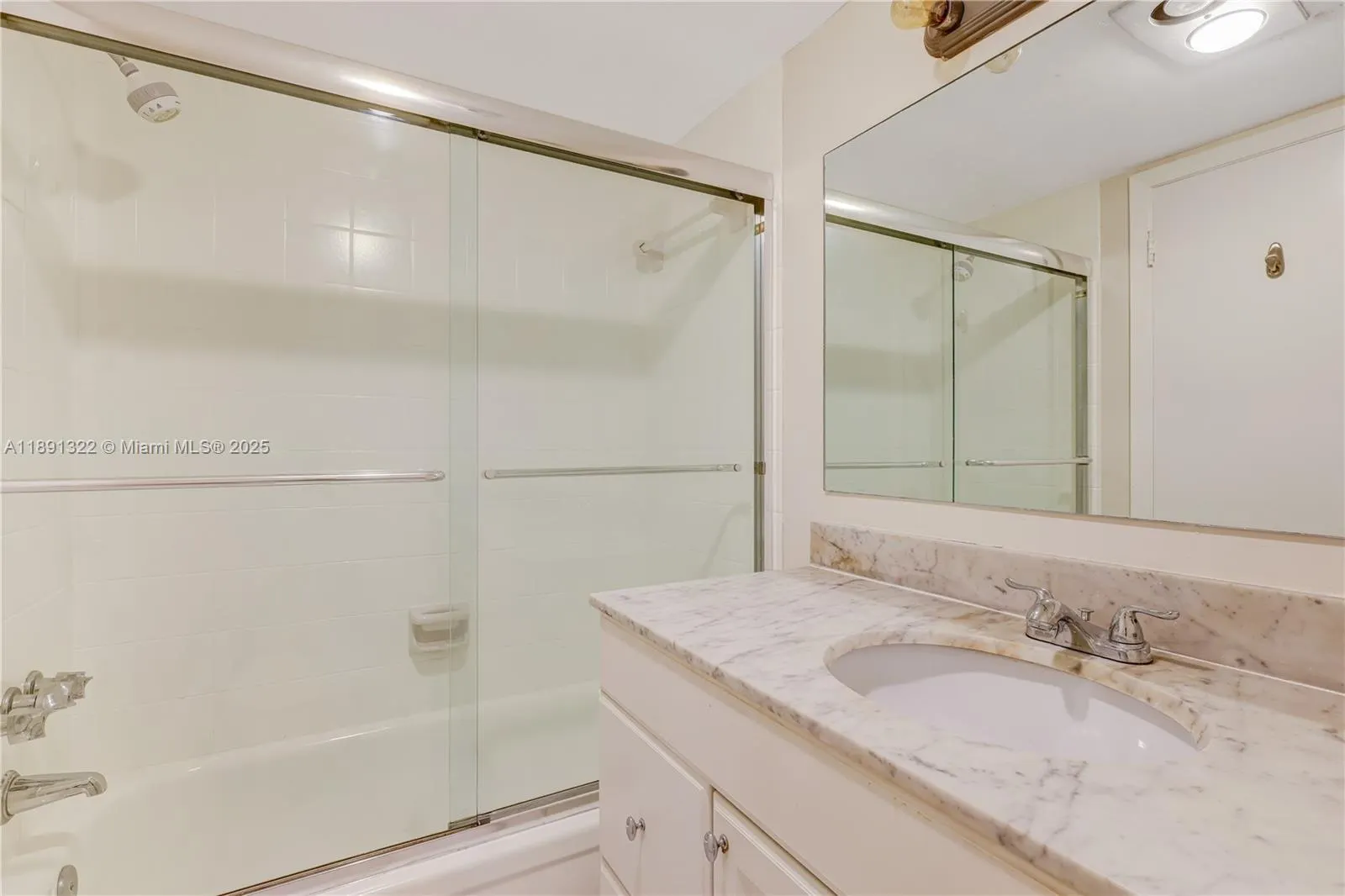 2750 NE 183rd St, #607