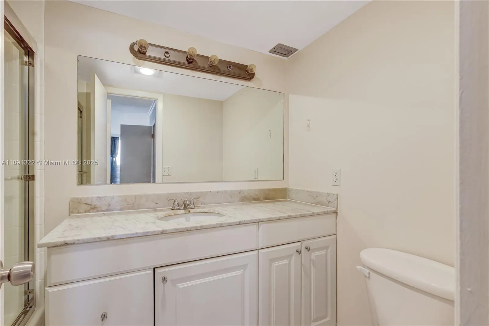 2750 NE 183rd St, #607