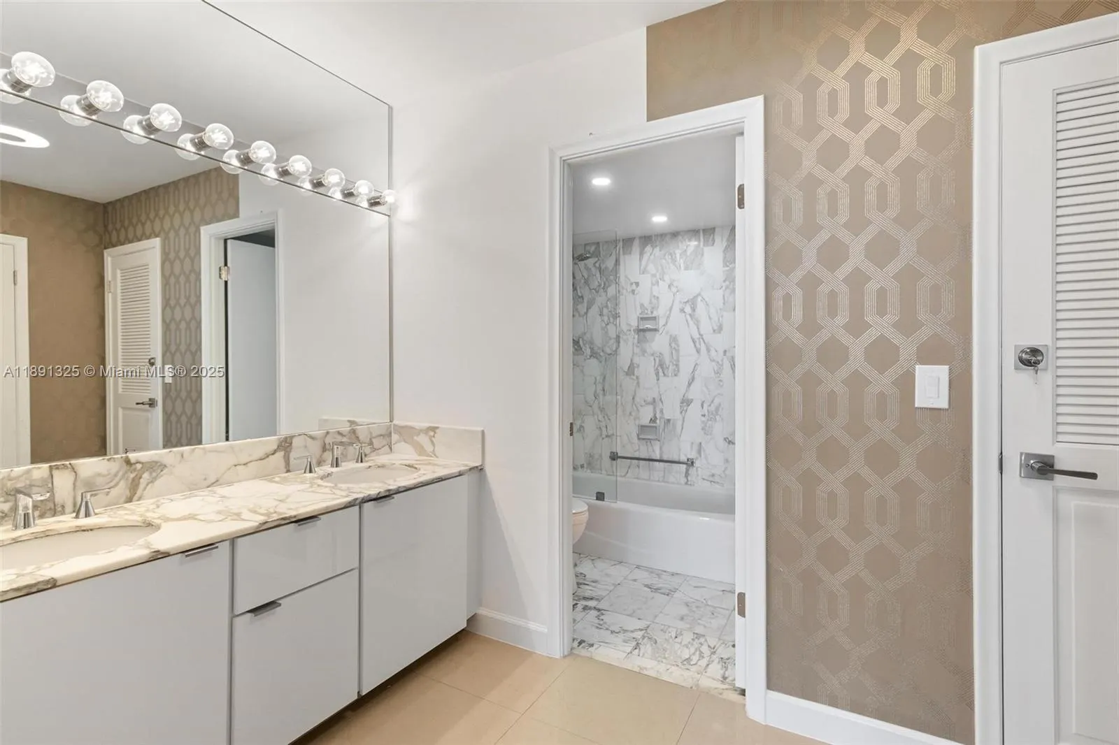 9801 Collins Ave, #11-O