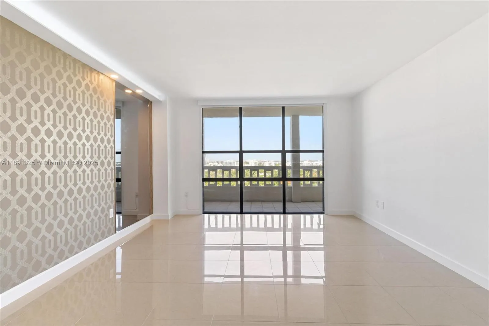 9801 Collins Ave, #11-O