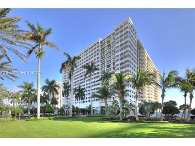 9801 Collins Ave, #11-O