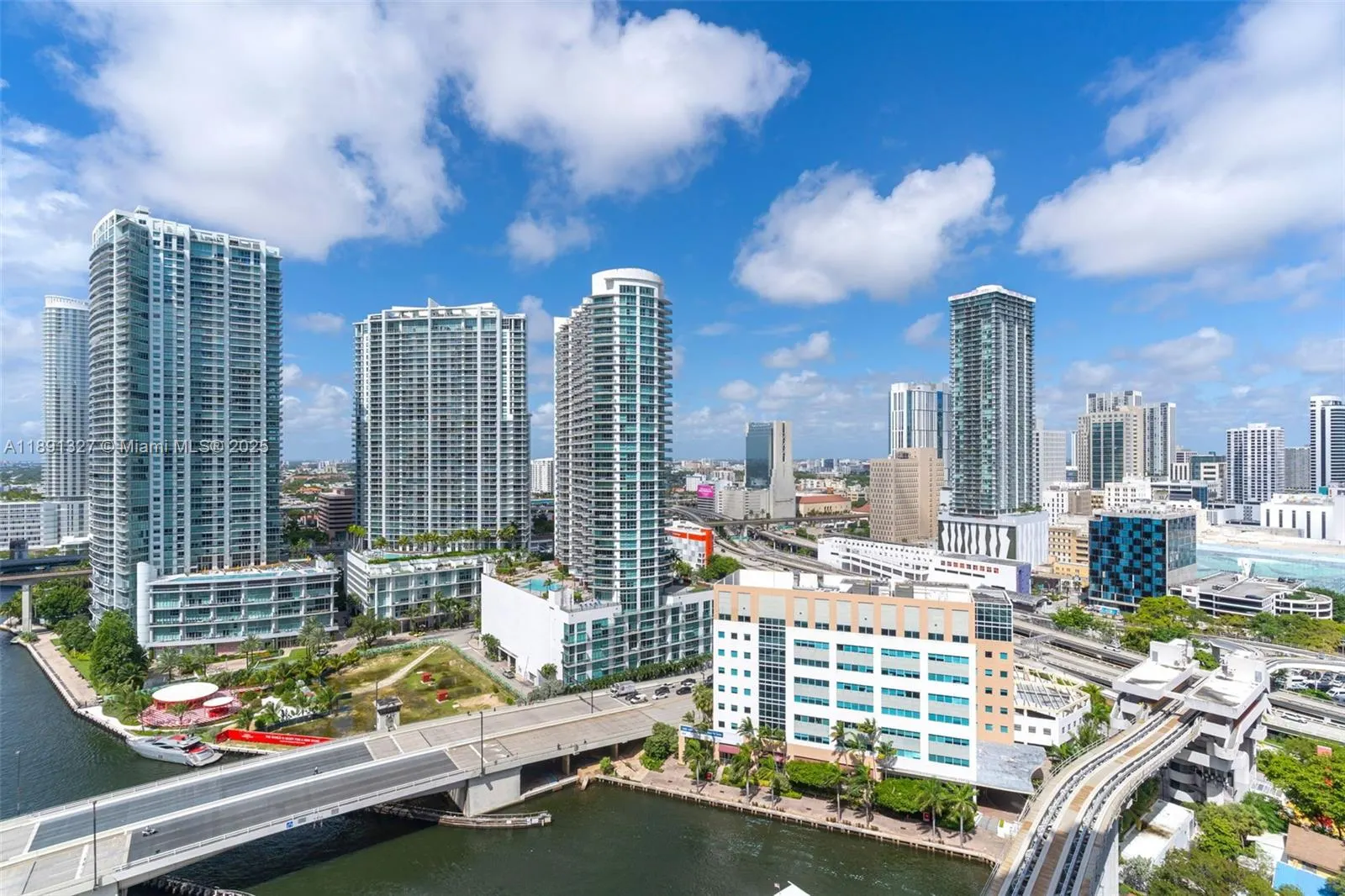 31 SE 5th St, #2607