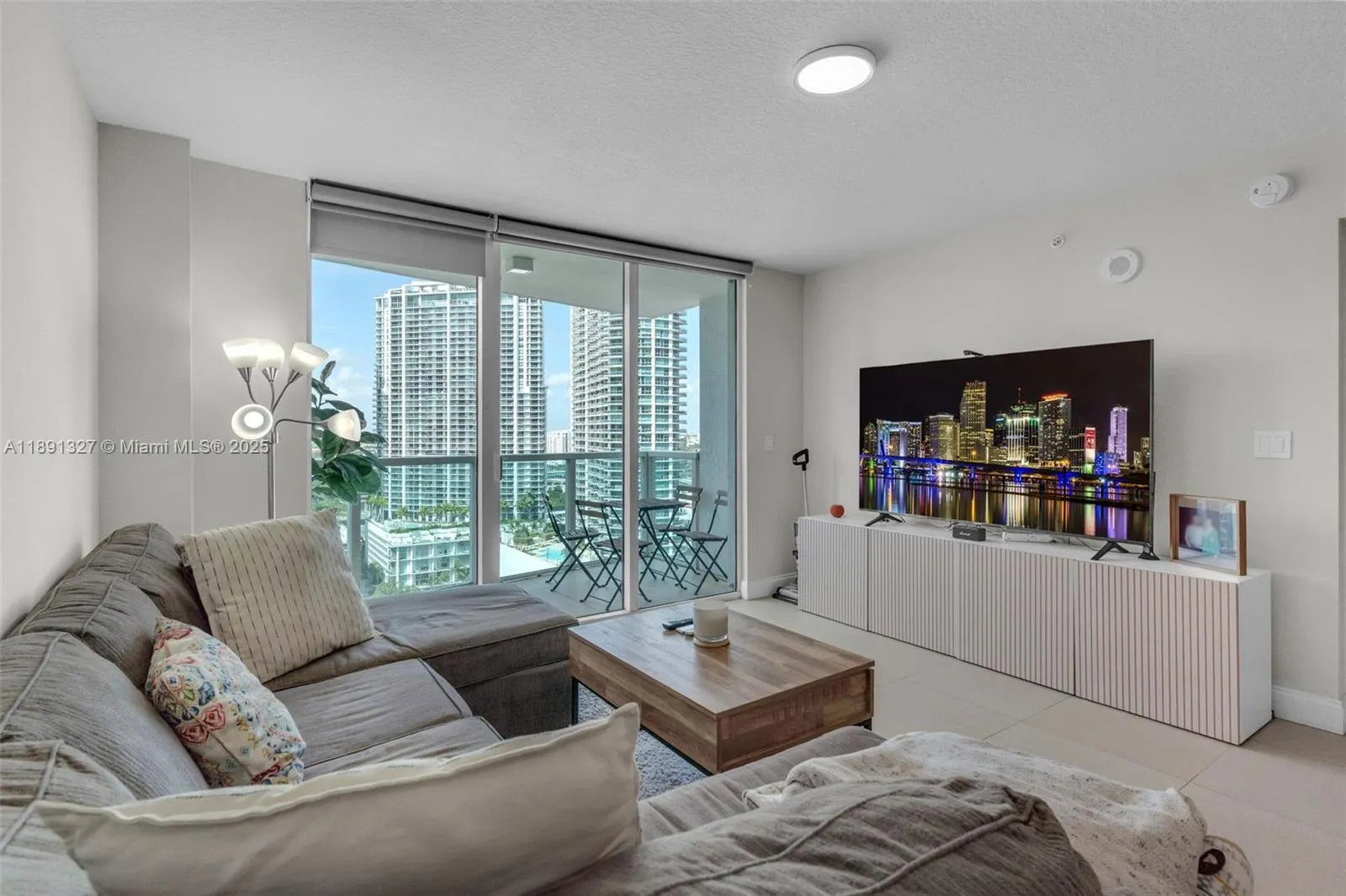 31 SE 5th St, #2607