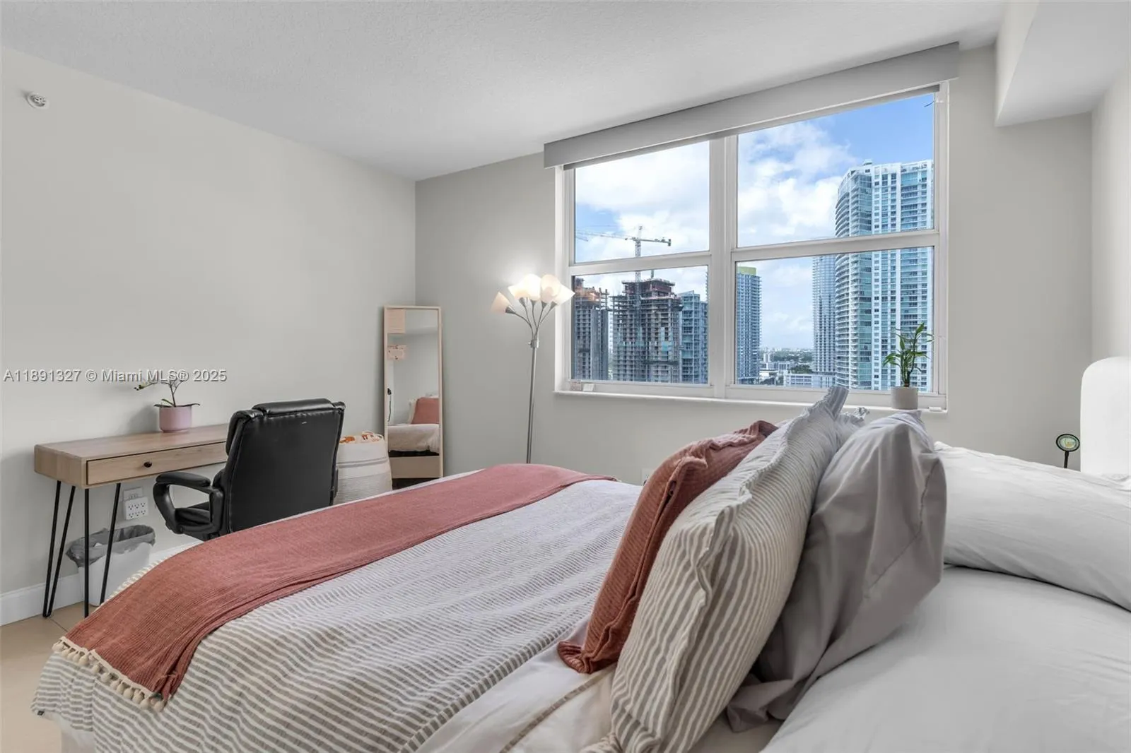 31 SE 5th St, #2607