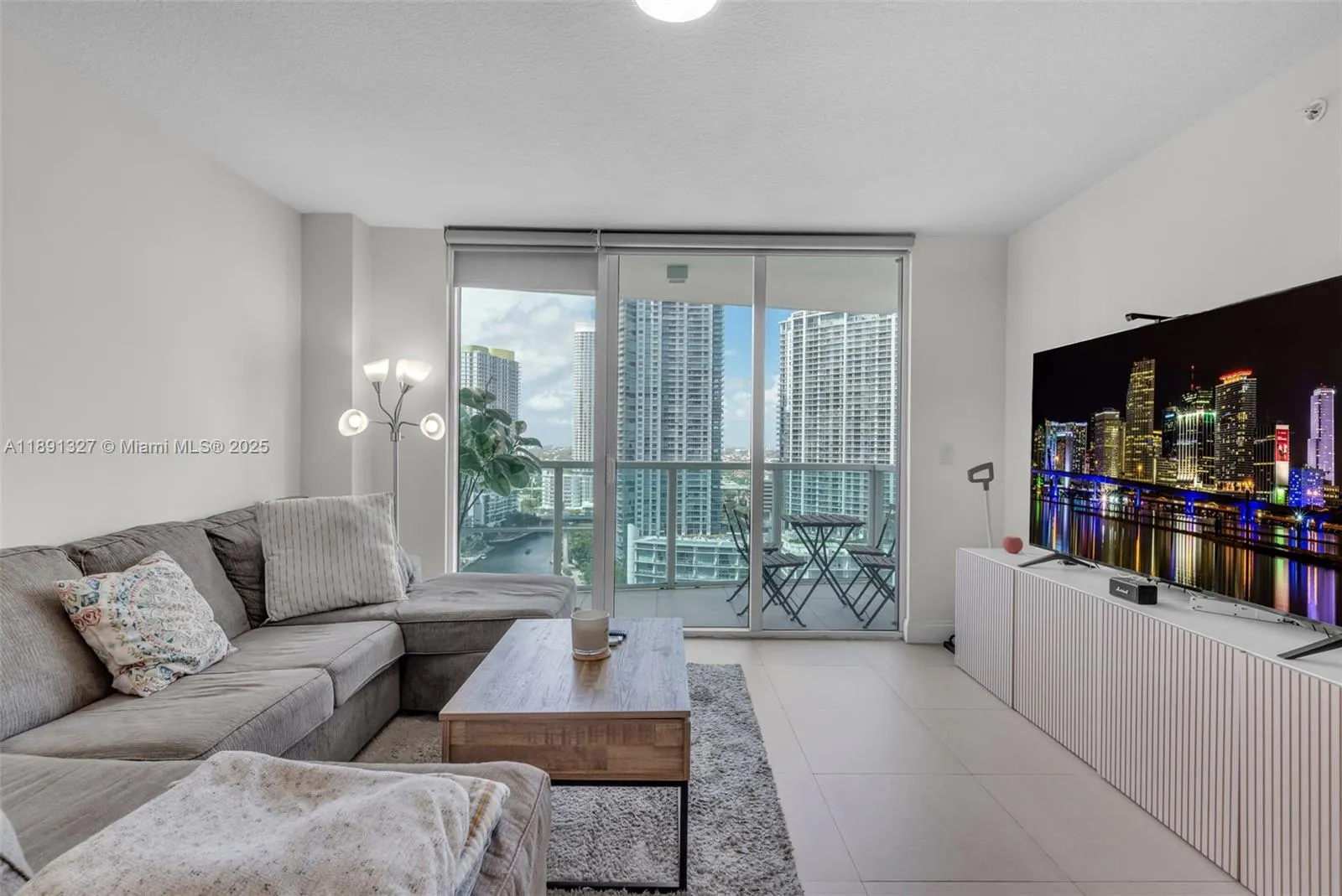 31 SE 5th St, #2607