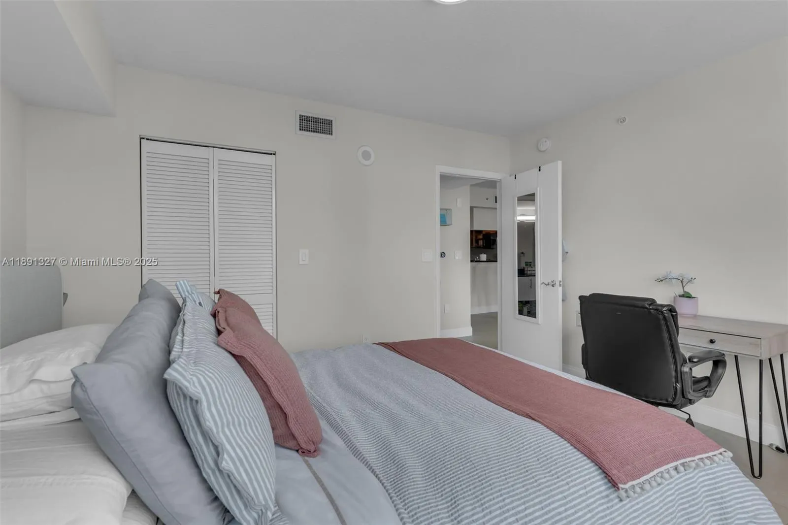 31 SE 5th St, #2607
