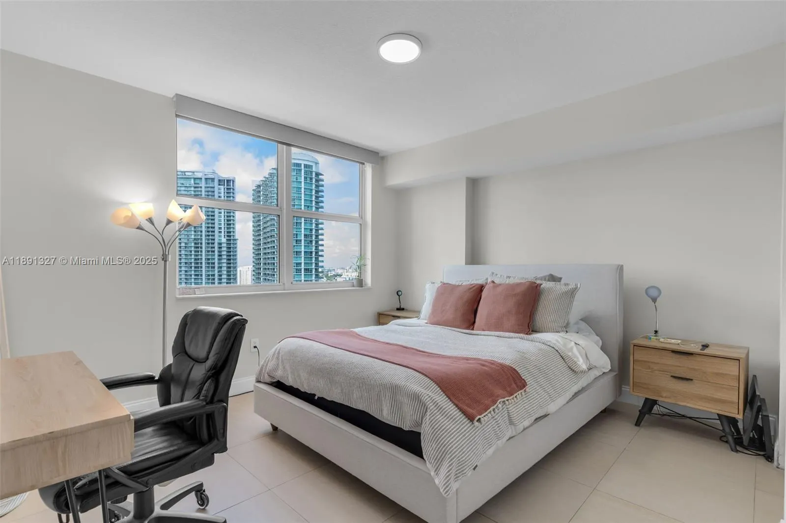 31 SE 5th St, #2607