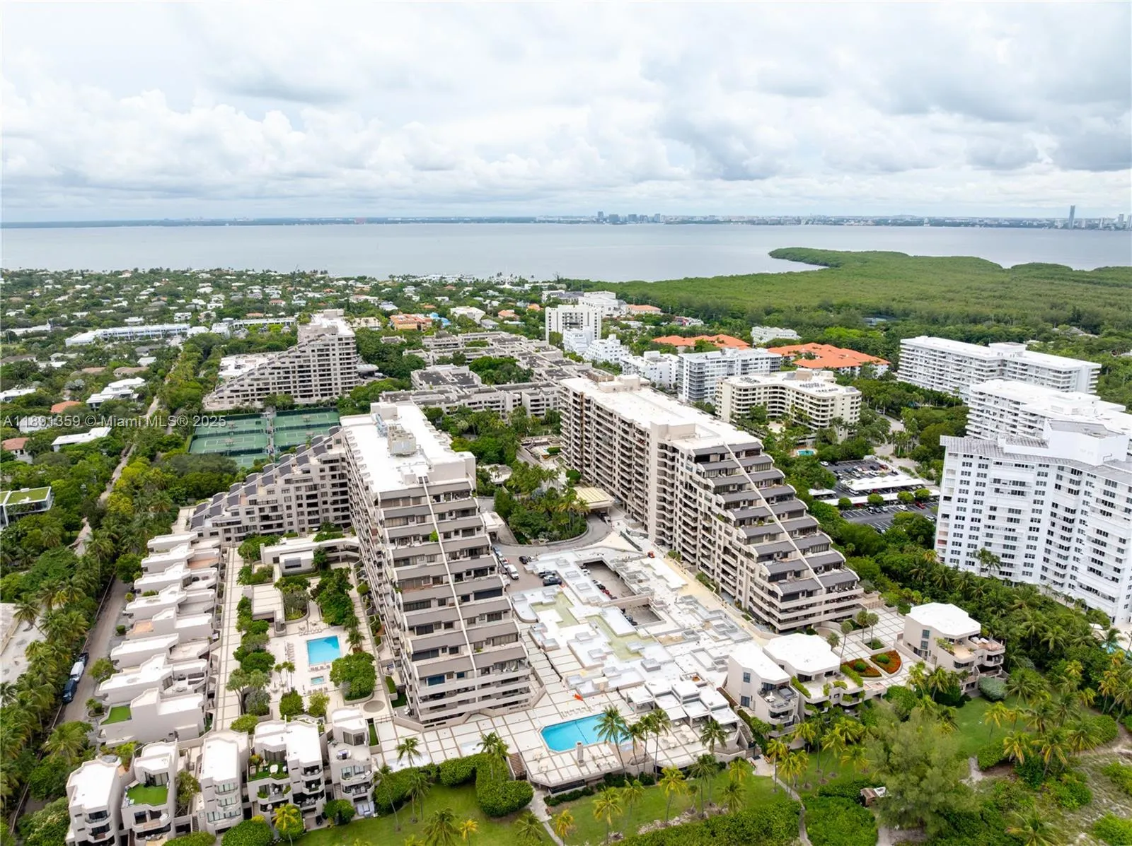 101 Crandon Blvd, #379