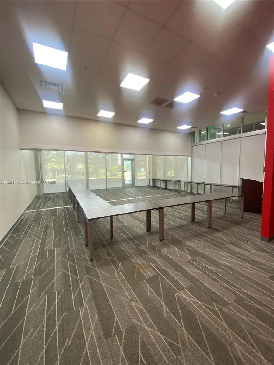 2820 NE 214th St, #1