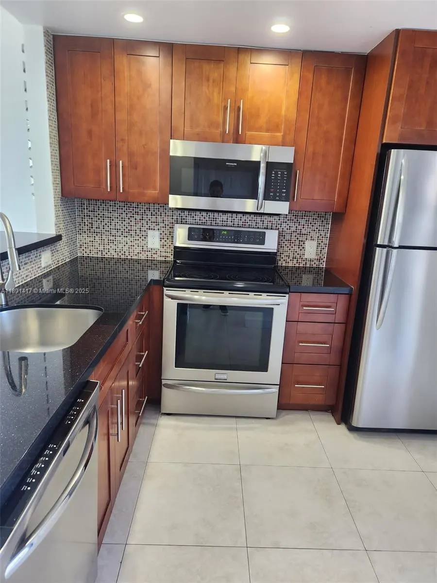 3301 N Country Club Dr, #504