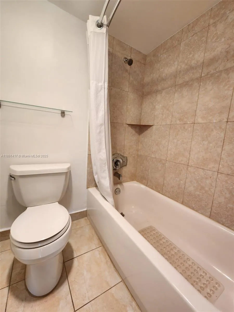 3301 N Country Club Dr, #504