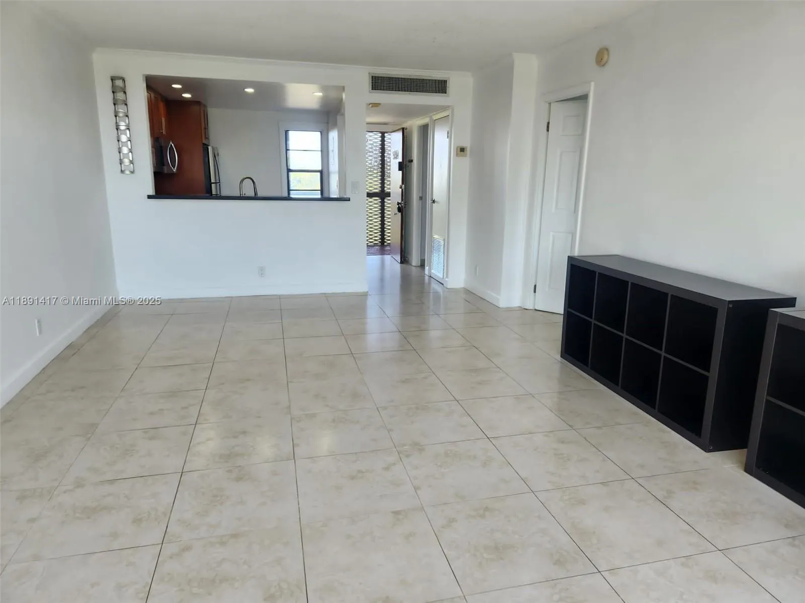 3301 N Country Club Dr, #504