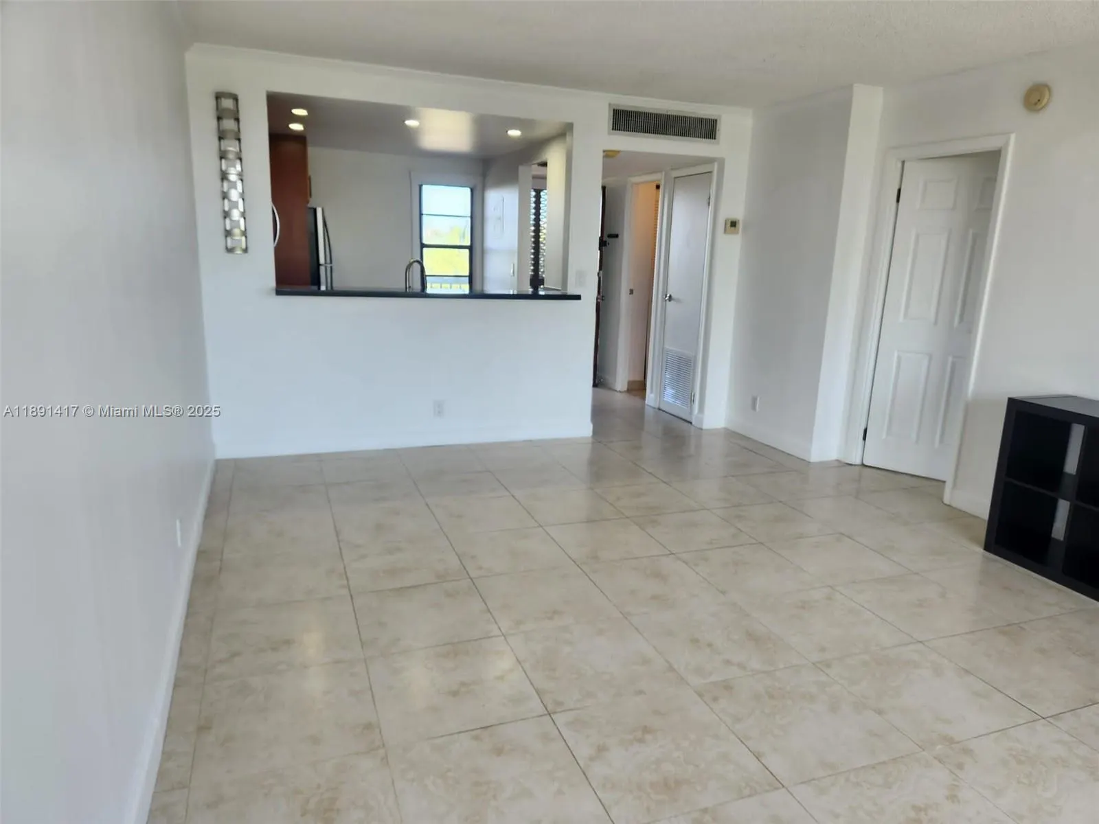 3301 N Country Club Dr, #504