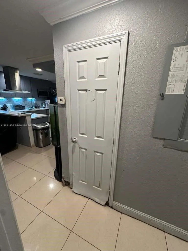 4411 NW 34th St