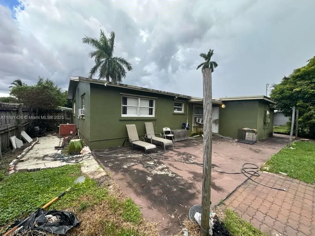4411 NW 34th St