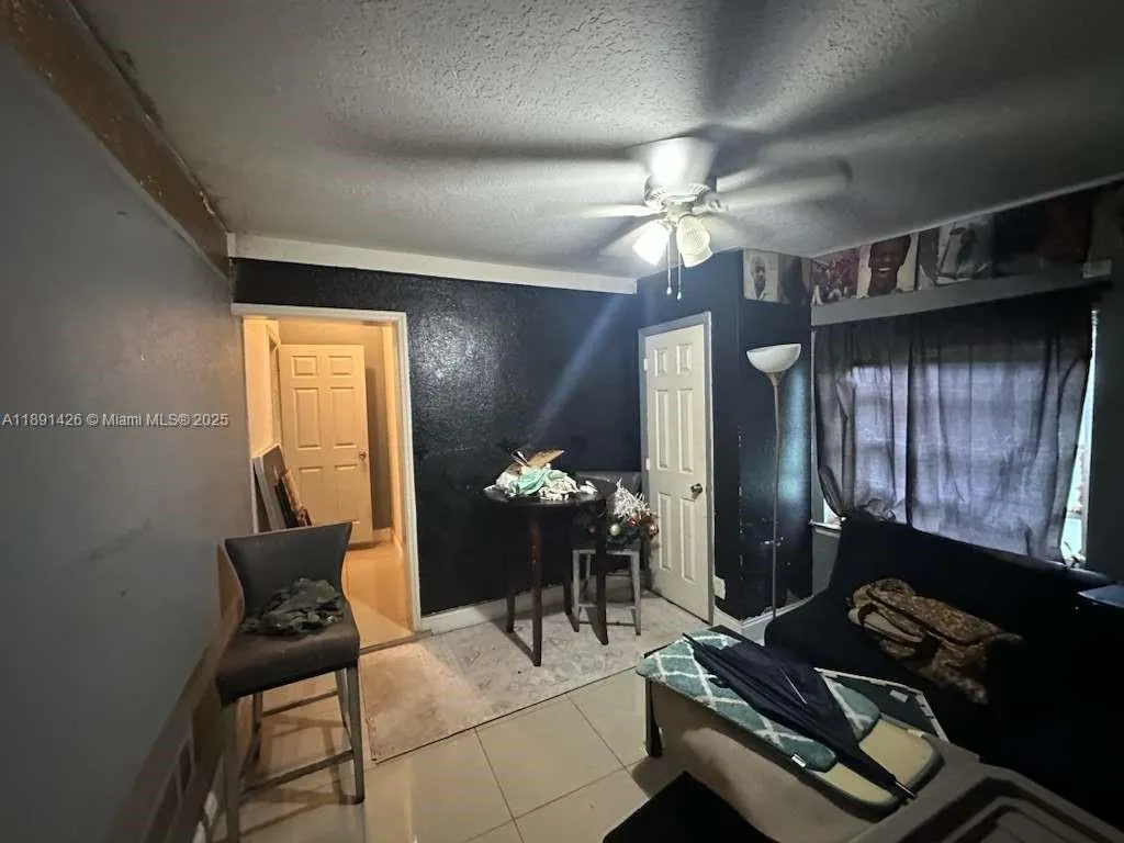 4411 NW 34th St