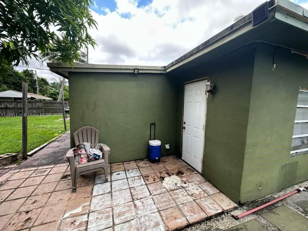 4411 NW 34th St