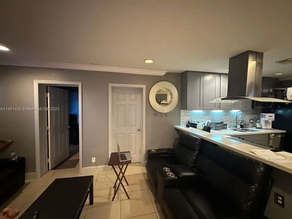4411 NW 34th St