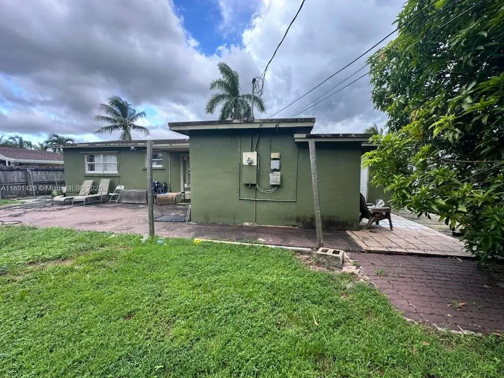 4411 NW 34th St