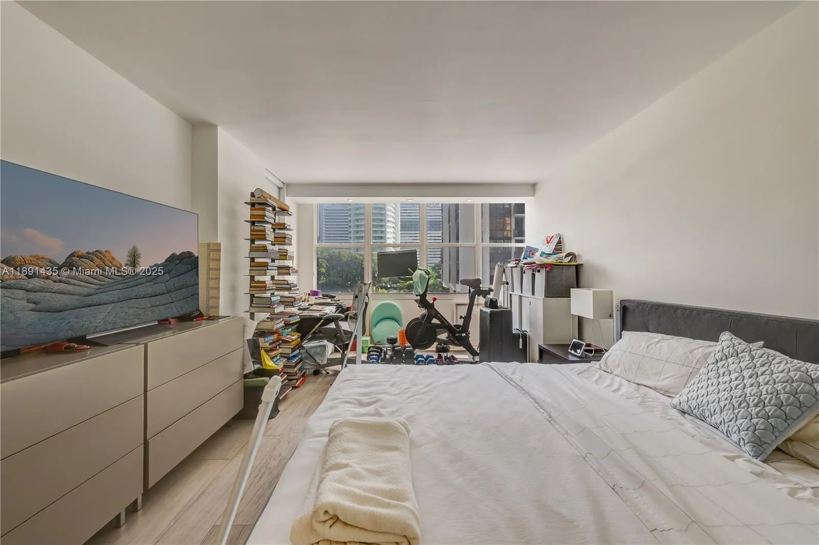 1901 Brickell Ave, #B413