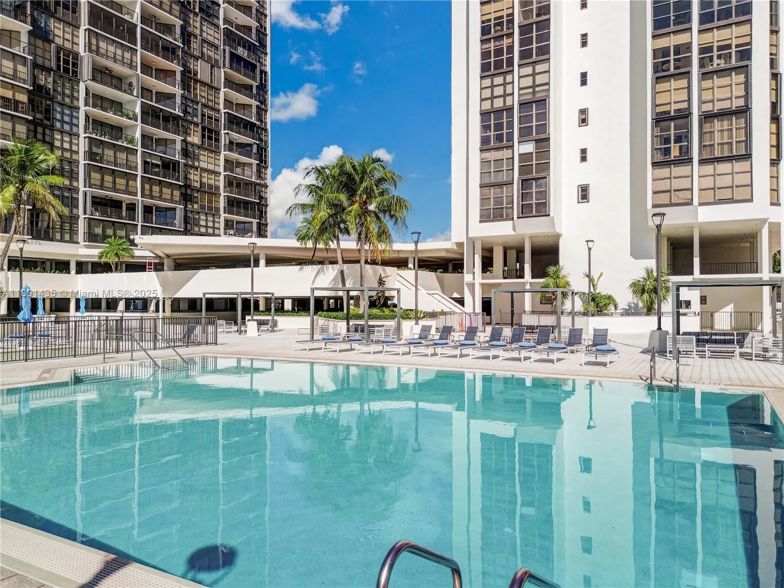 1901 Brickell Ave, #B413