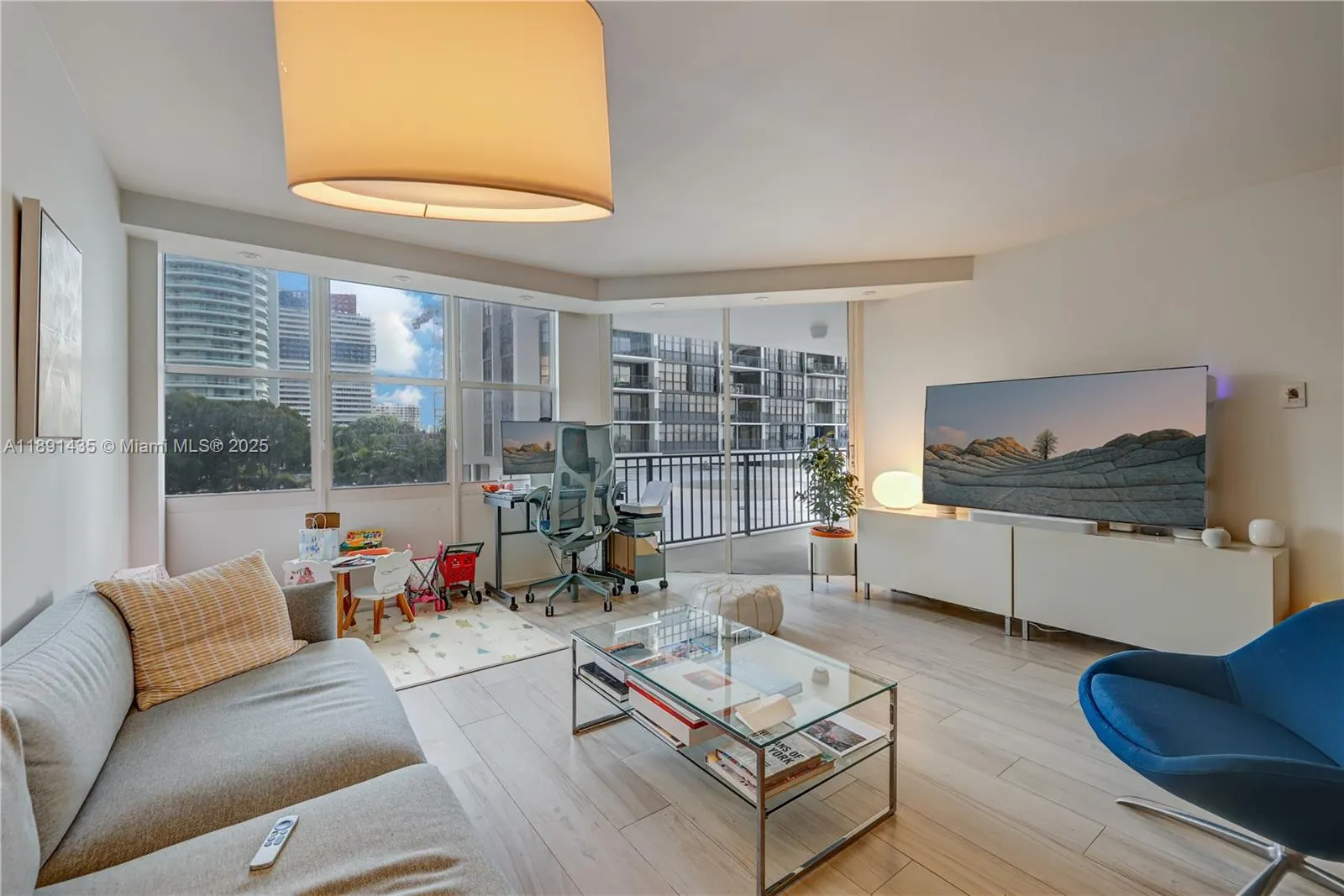 1901 Brickell Ave, #B413