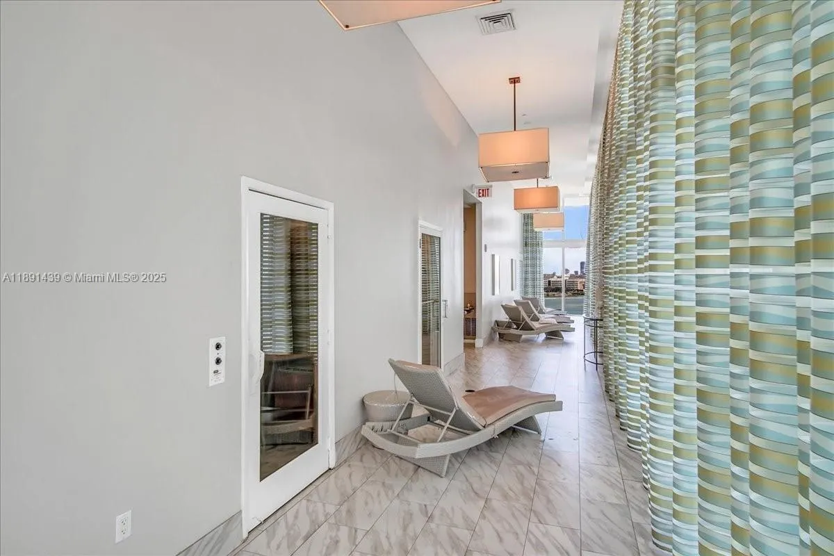 50 Biscayne Blvd, #512