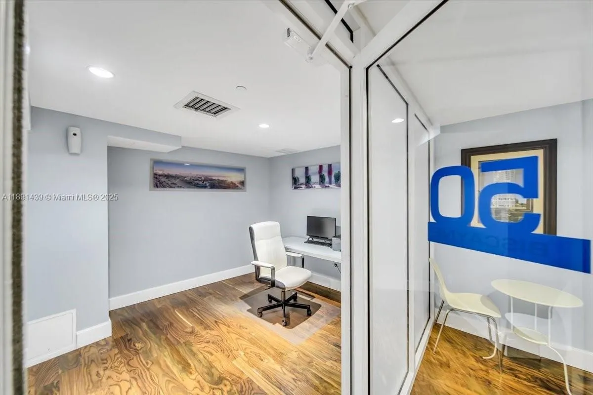 50 Biscayne Blvd, #512