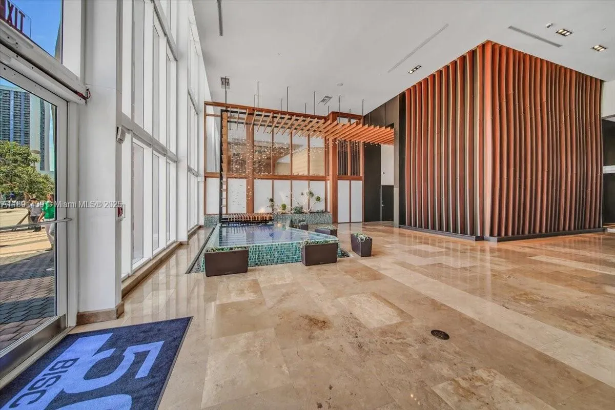 50 Biscayne Blvd, #512