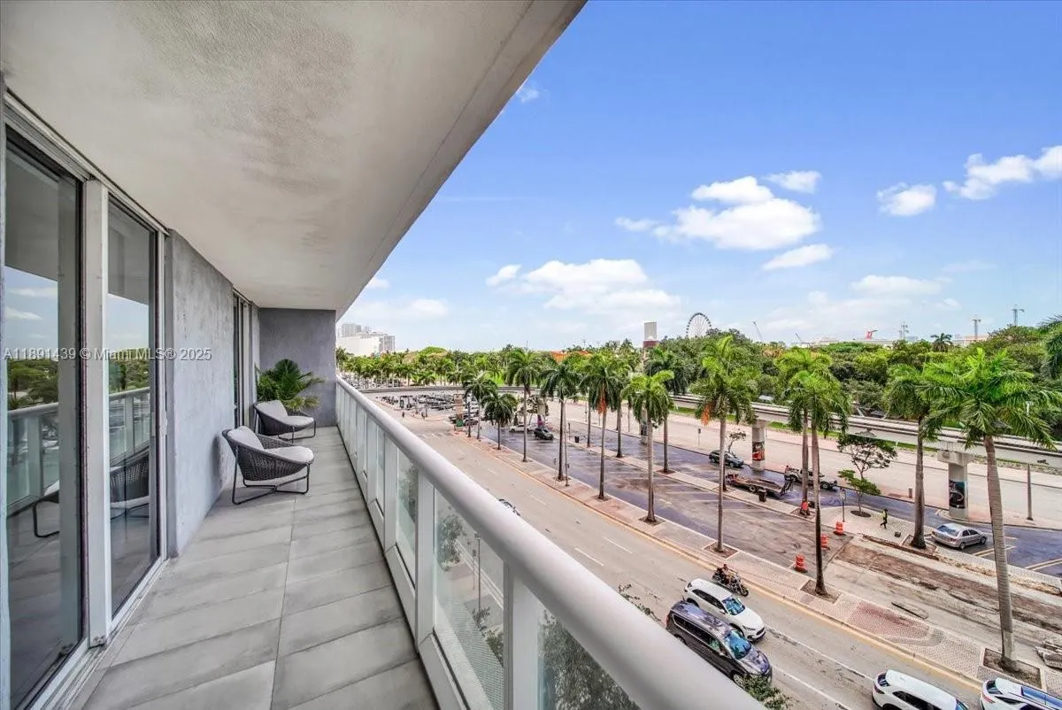 50 Biscayne Blvd, #512