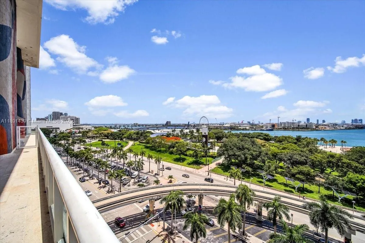 50 Biscayne Blvd, #512
