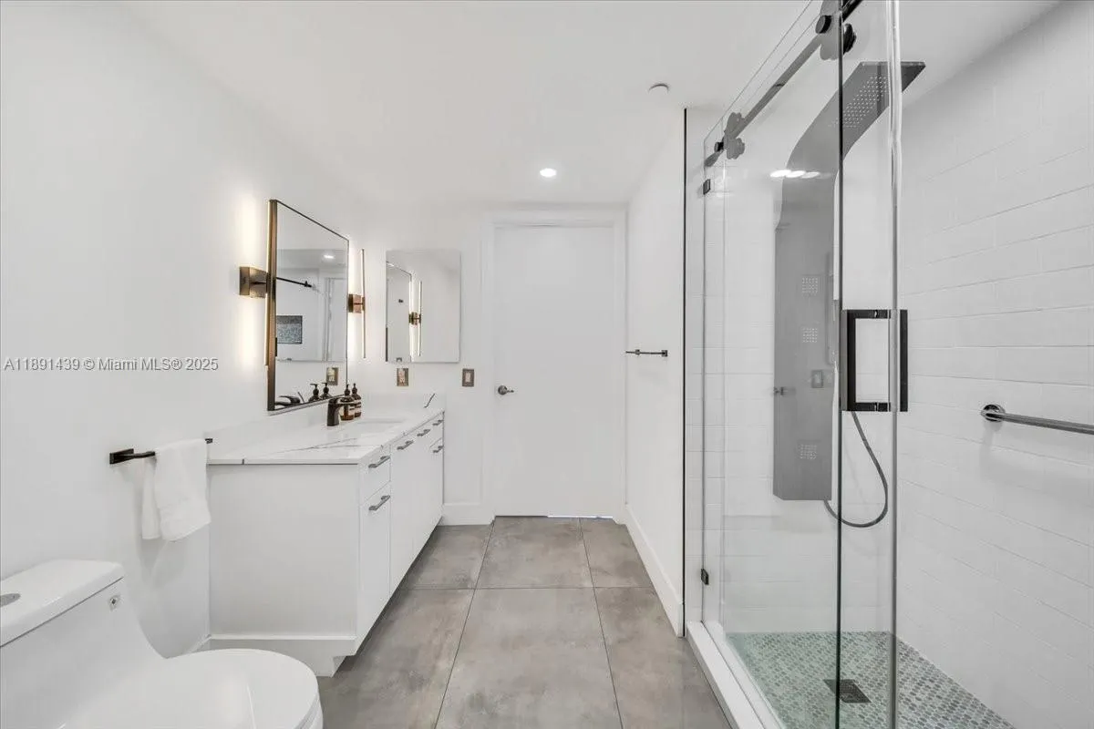 50 Biscayne Blvd, #512