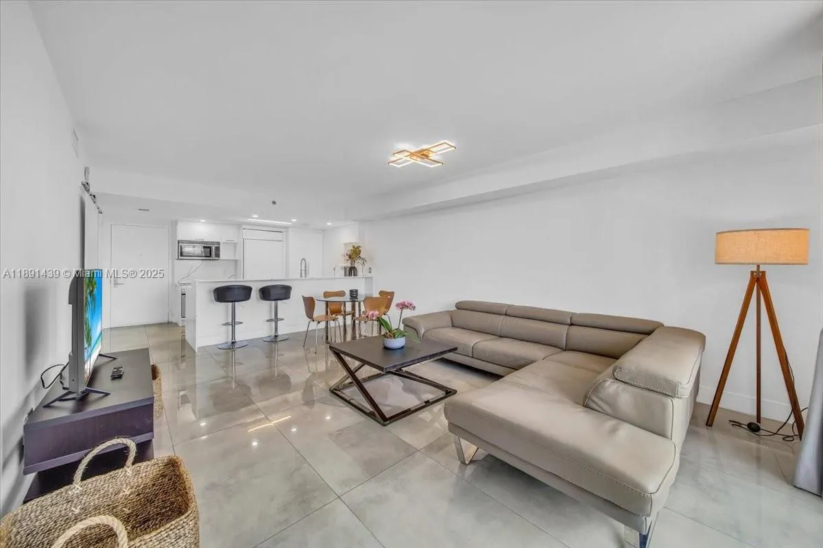 50 Biscayne Blvd, #512