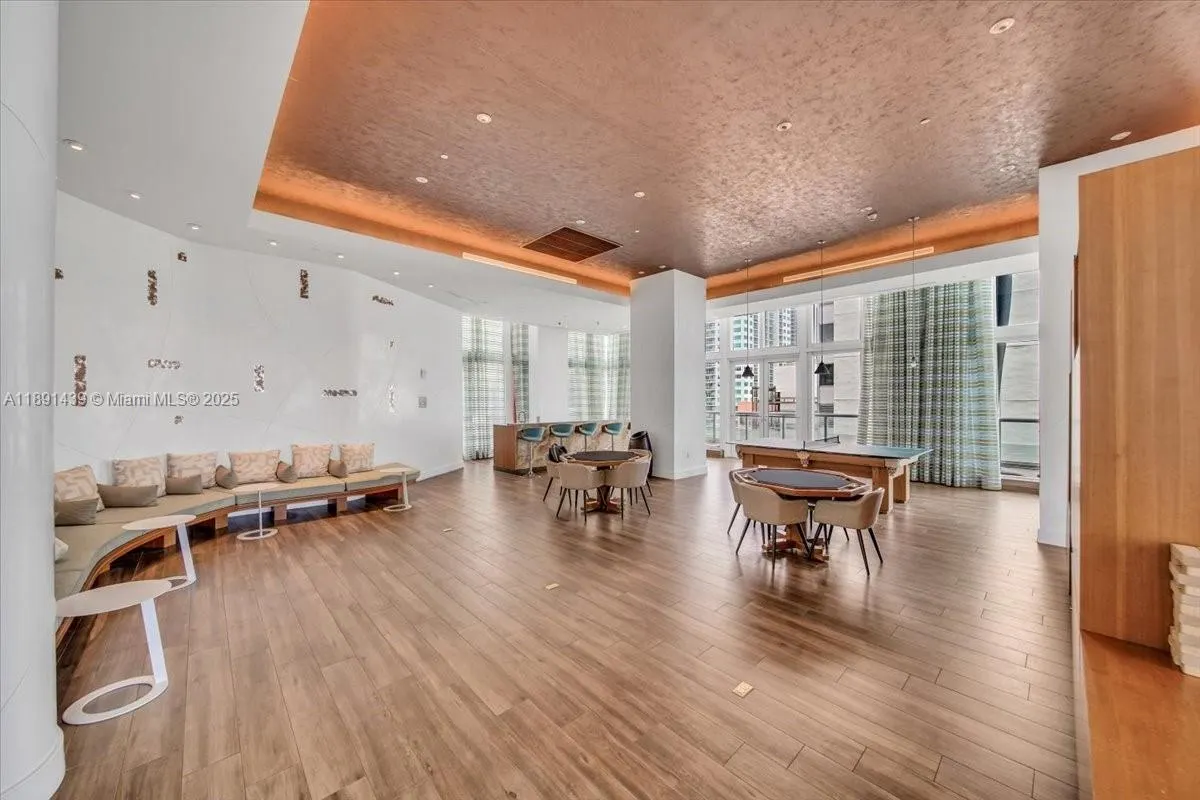 50 Biscayne Blvd, #512