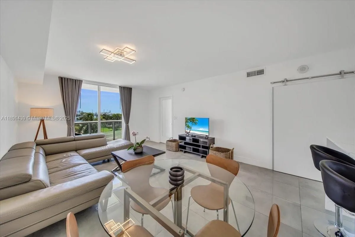 50 Biscayne Blvd, #512