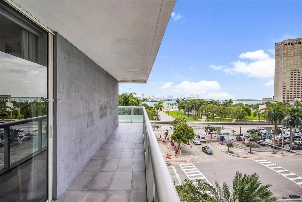 50 Biscayne Blvd, #512