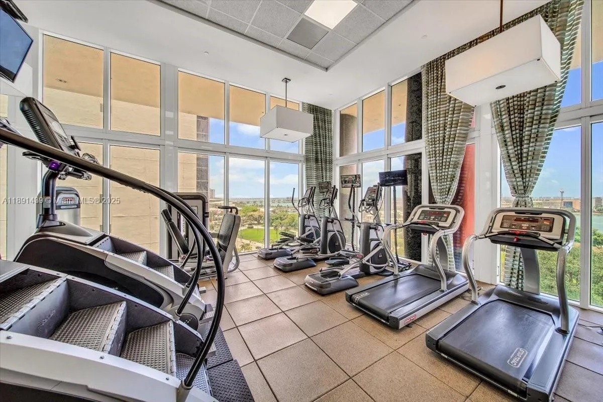 50 Biscayne Blvd, #512