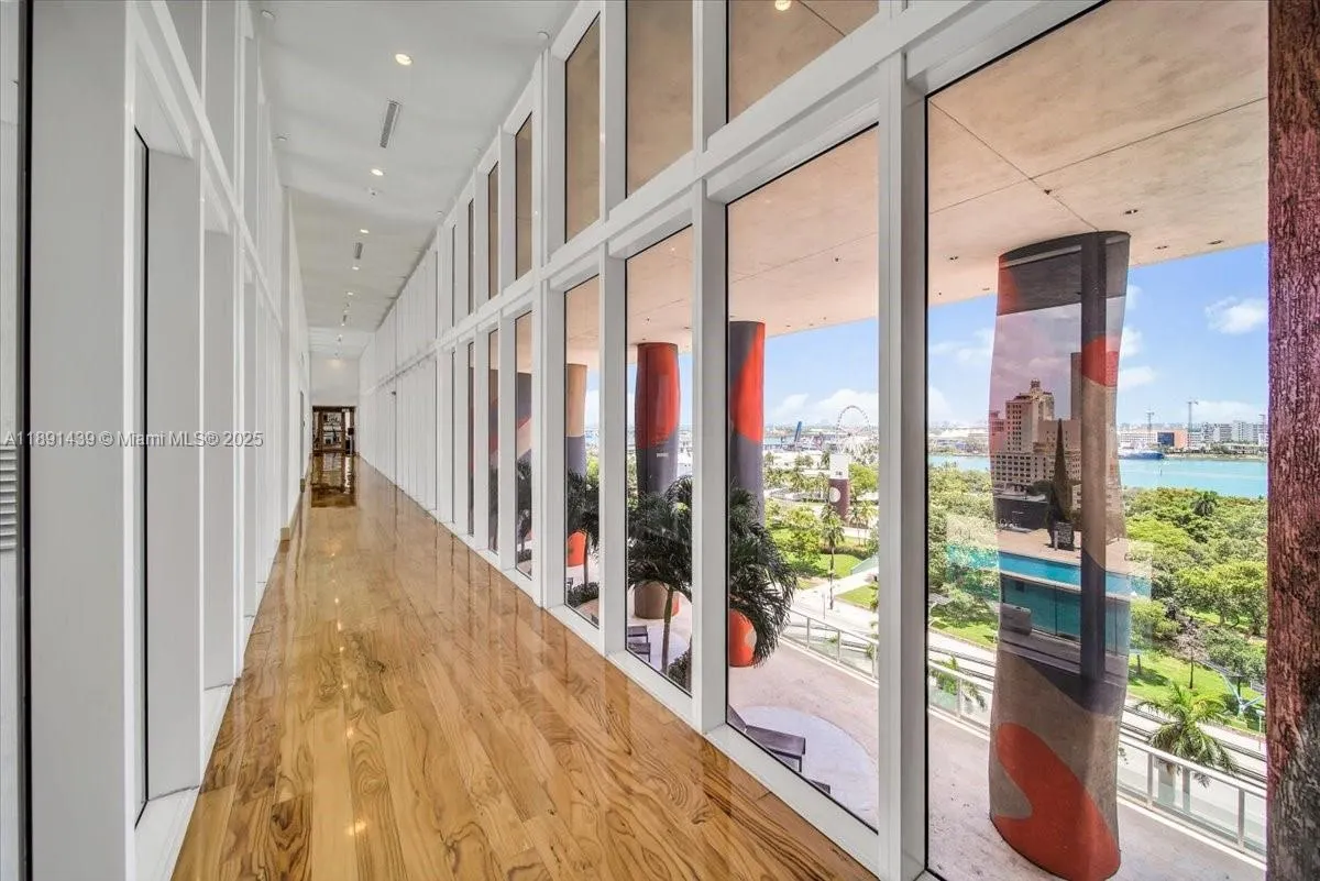 50 Biscayne Blvd, #512
