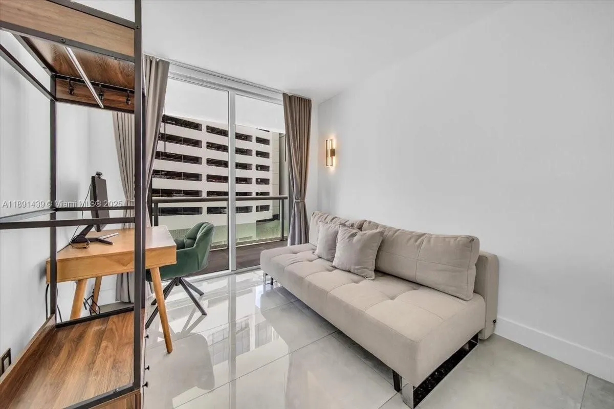 50 Biscayne Blvd, #512