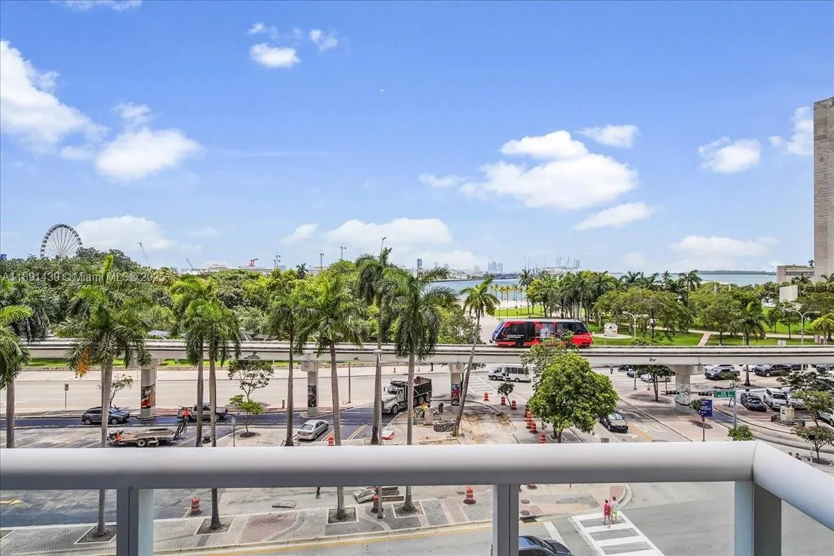 50 Biscayne Blvd, #512