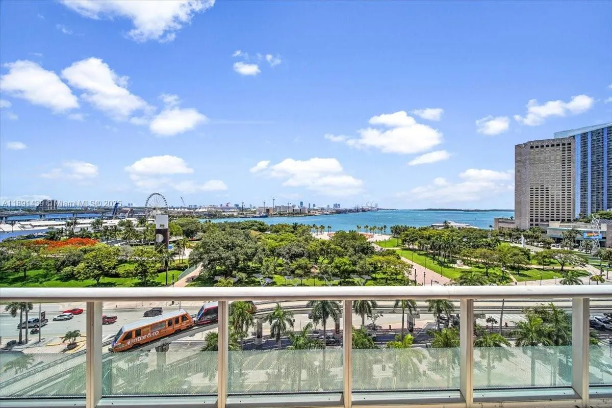50 Biscayne Blvd, #512