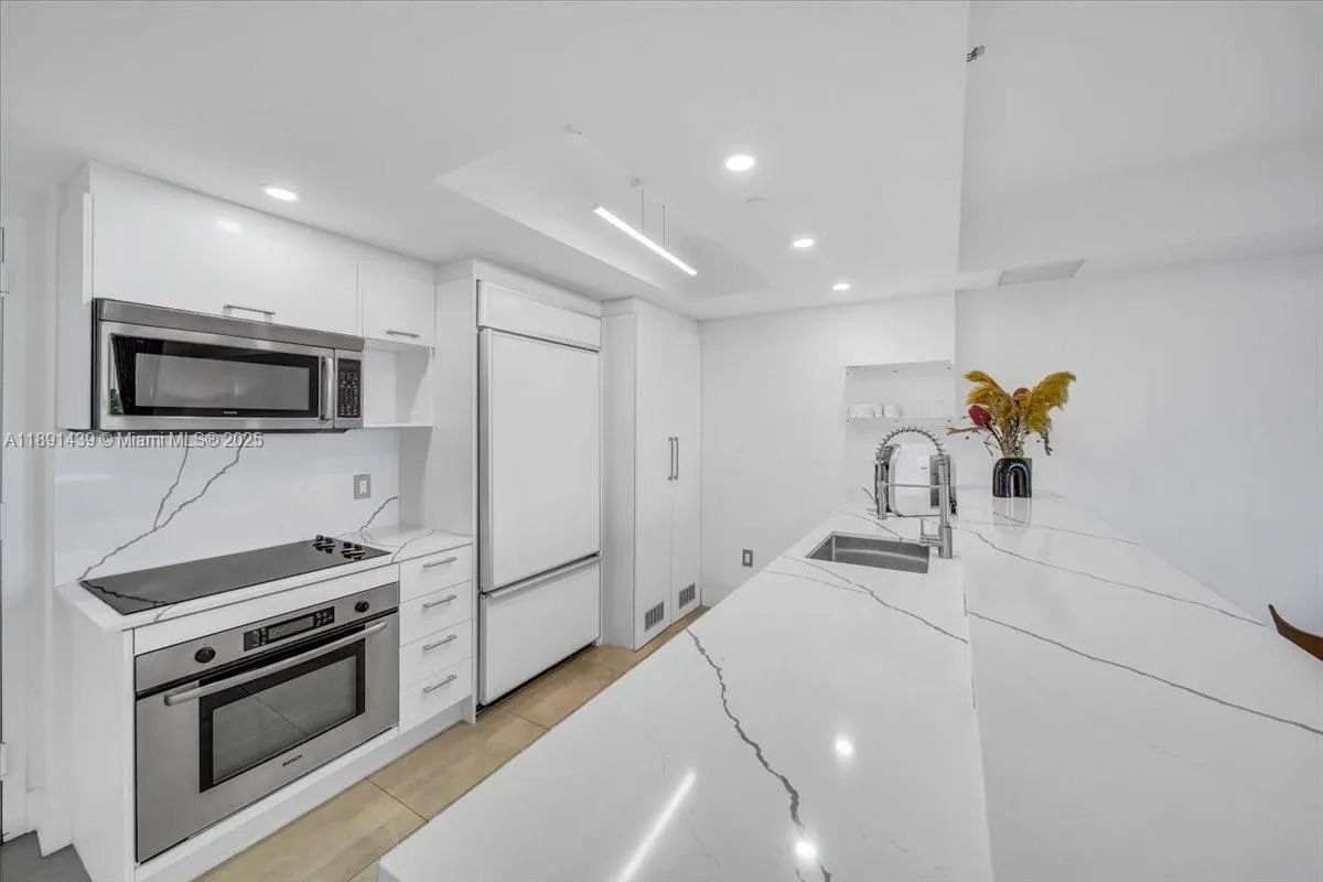50 Biscayne Blvd, #512