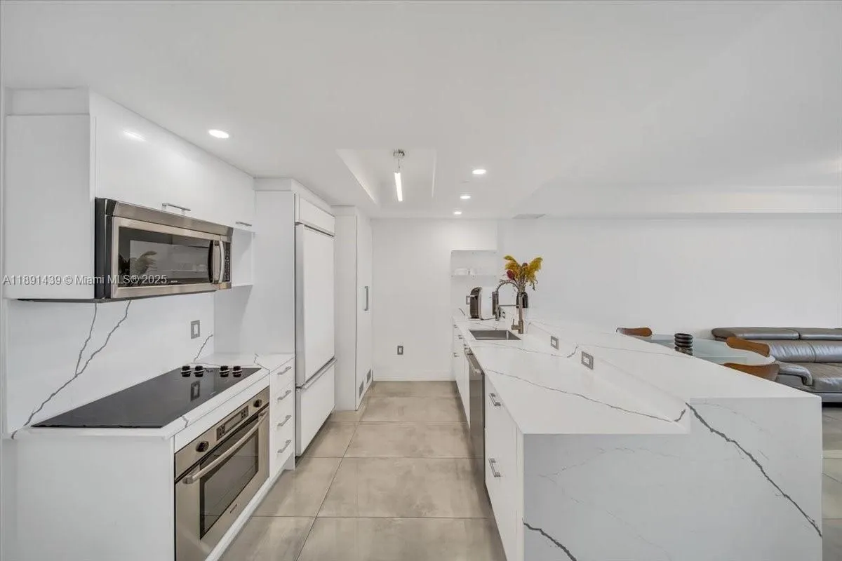 50 Biscayne Blvd, #512