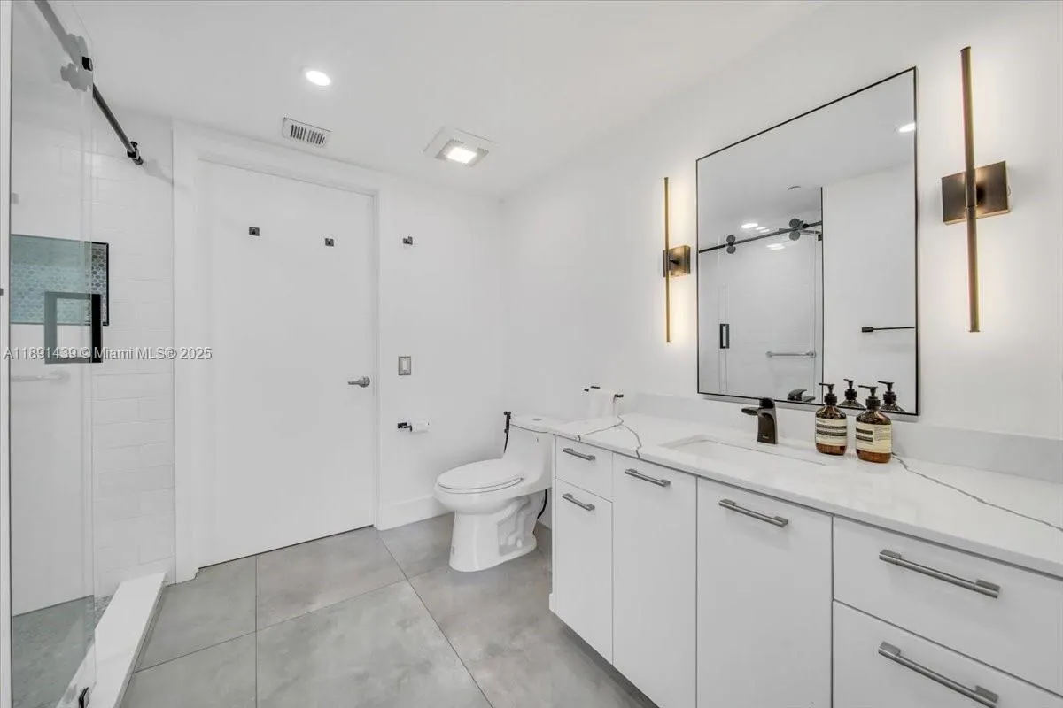 50 Biscayne Blvd, #512