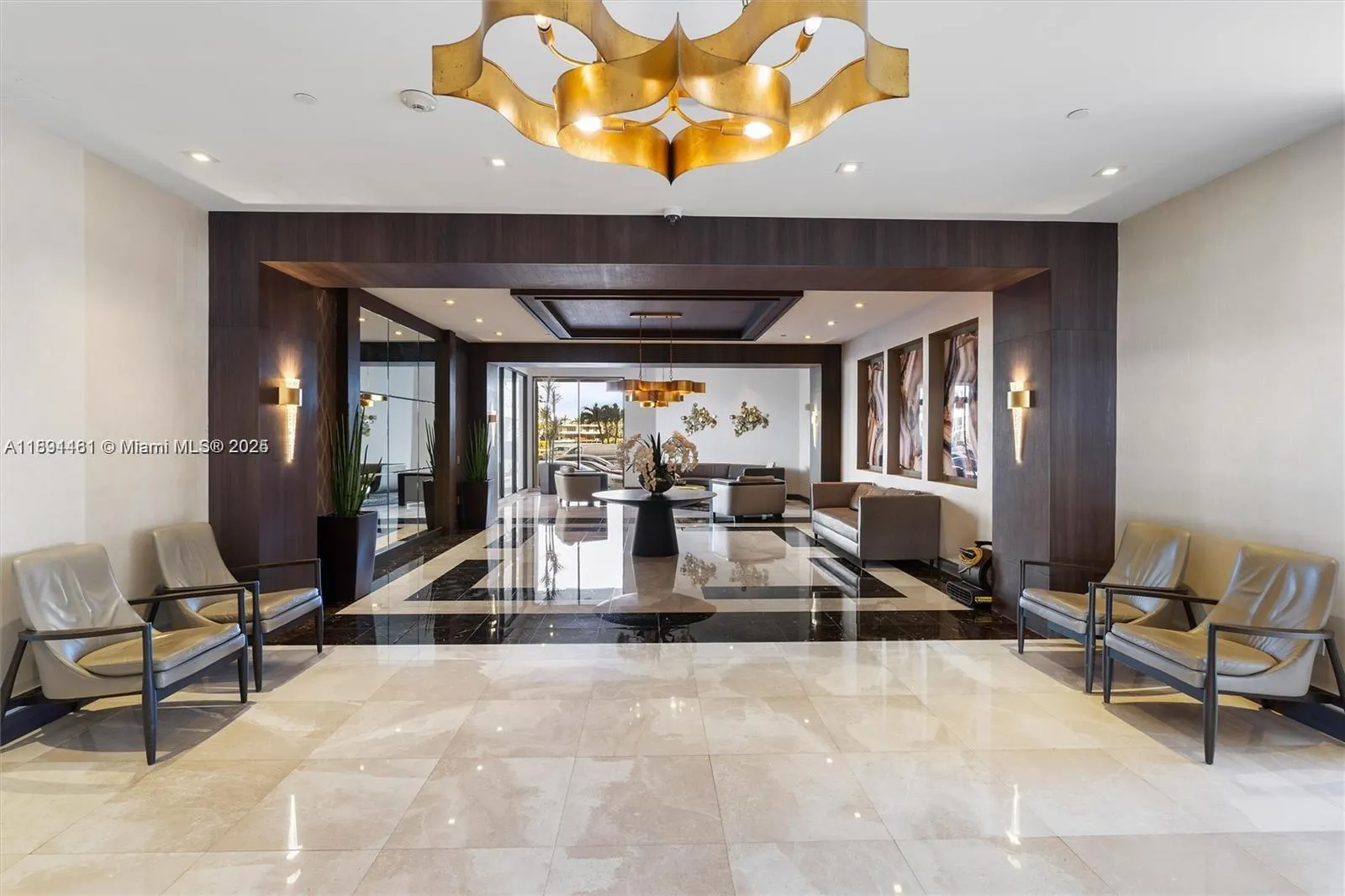 20505 E Country Club Dr, #1537