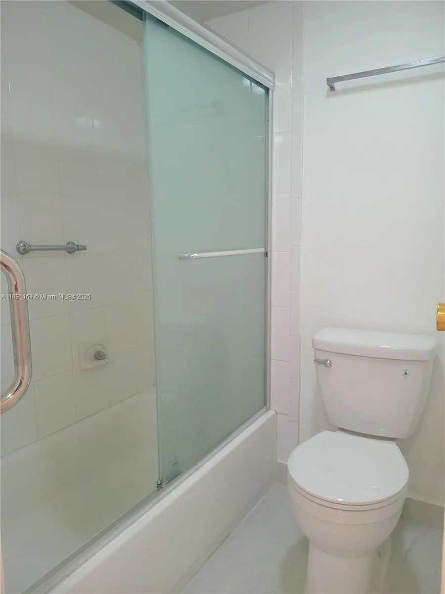 20400 W Country Club Dr, #209