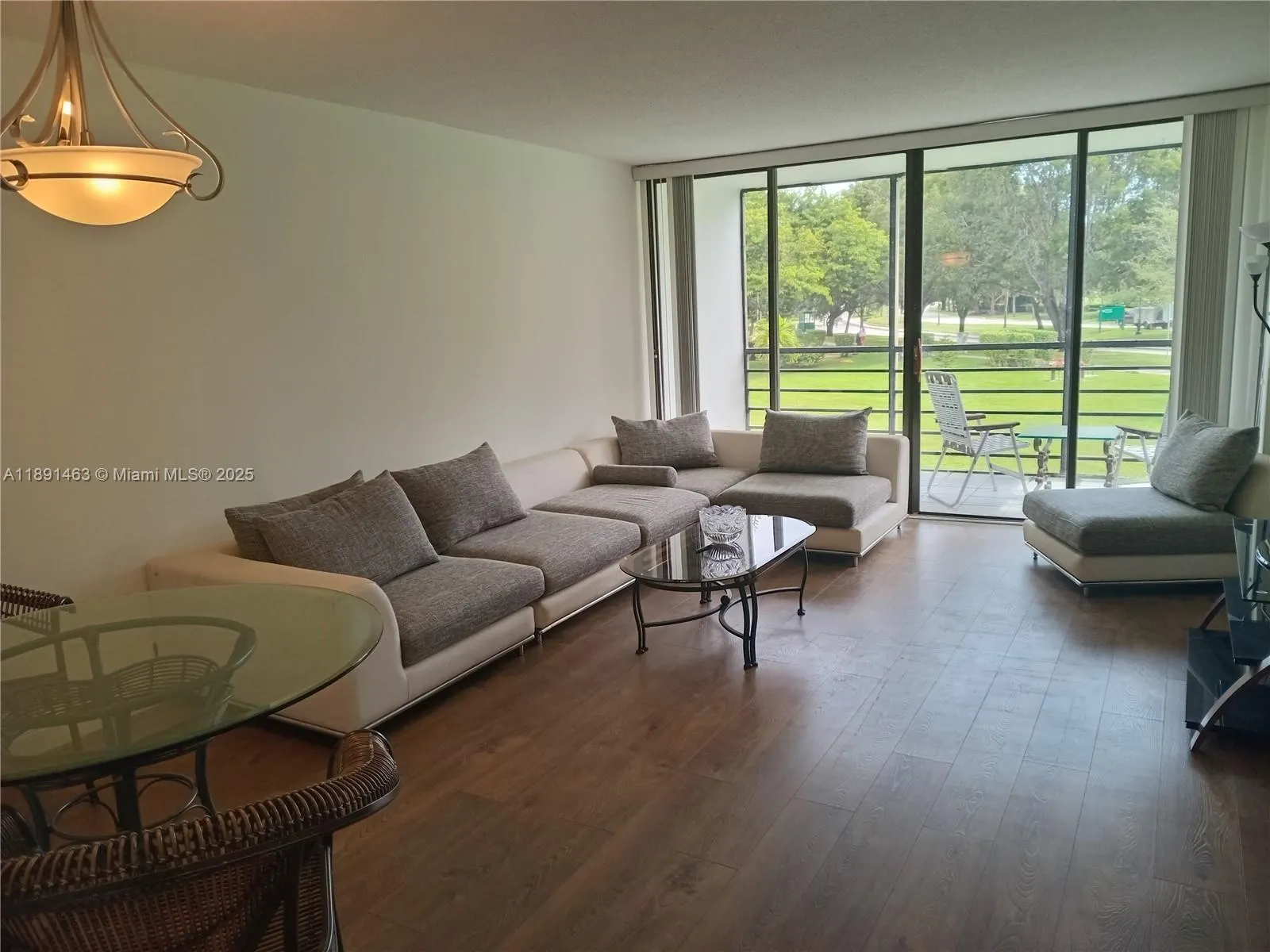 20400 W Country Club Dr, #209