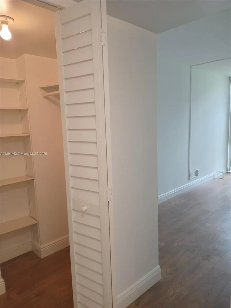 20400 W Country Club Dr, #209