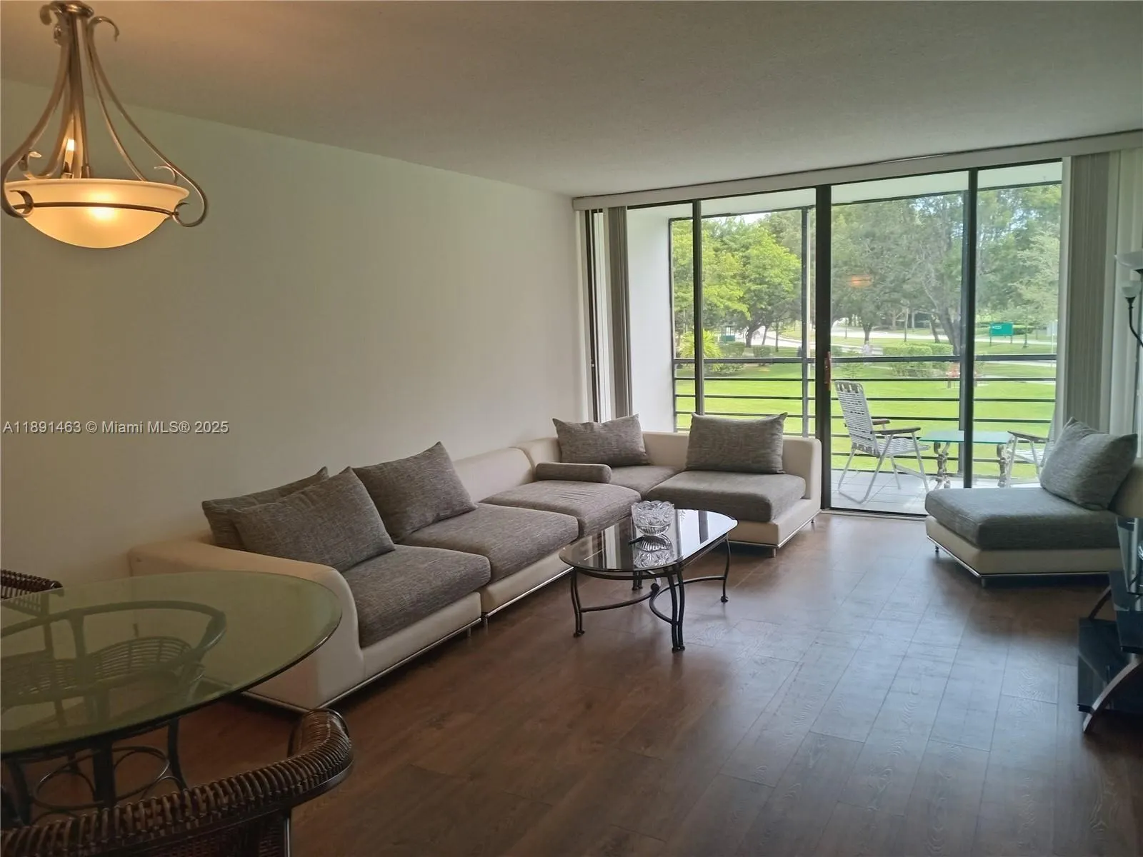 20400 W Country Club Dr, #209