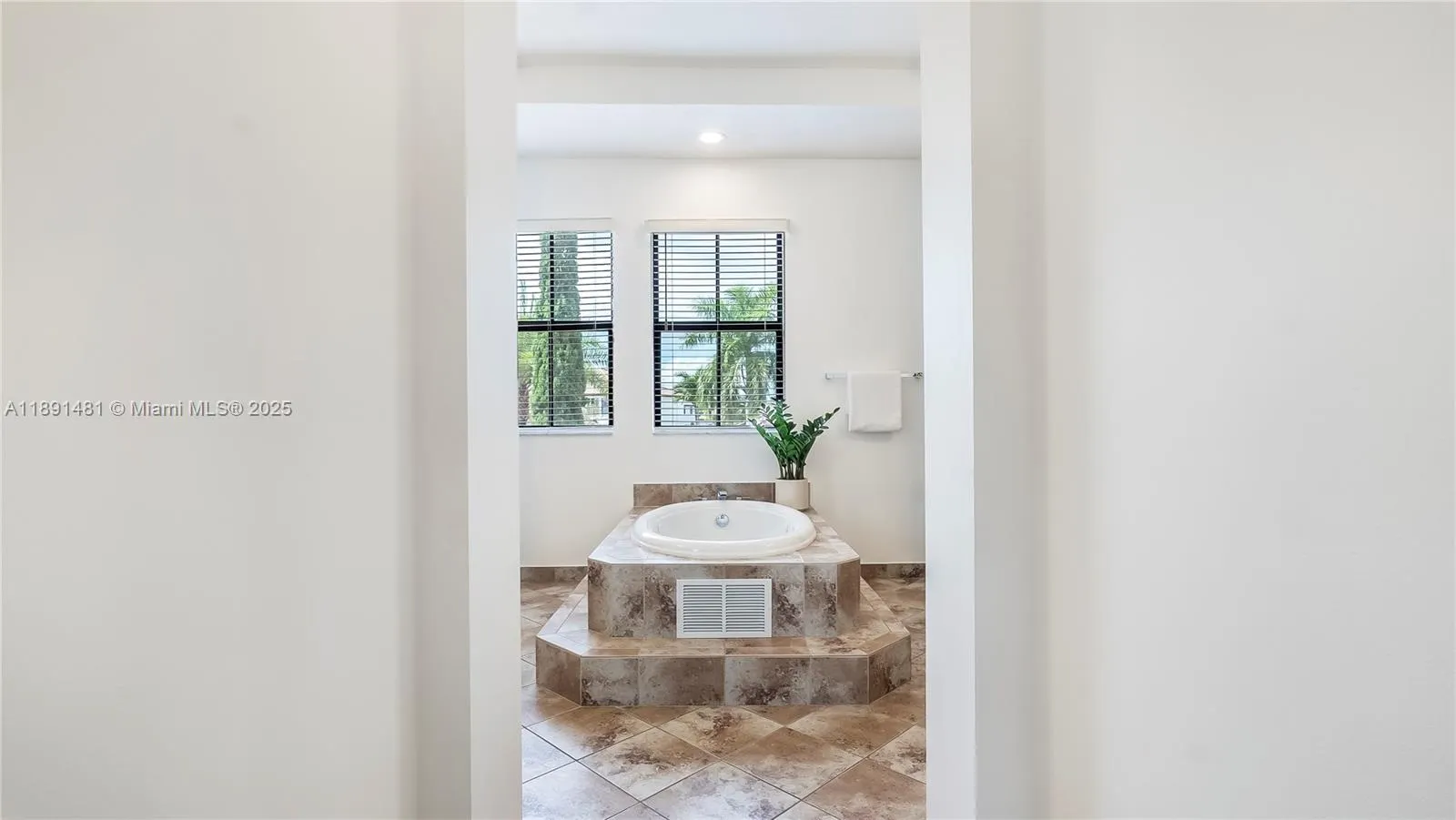 8320 NW 30th St